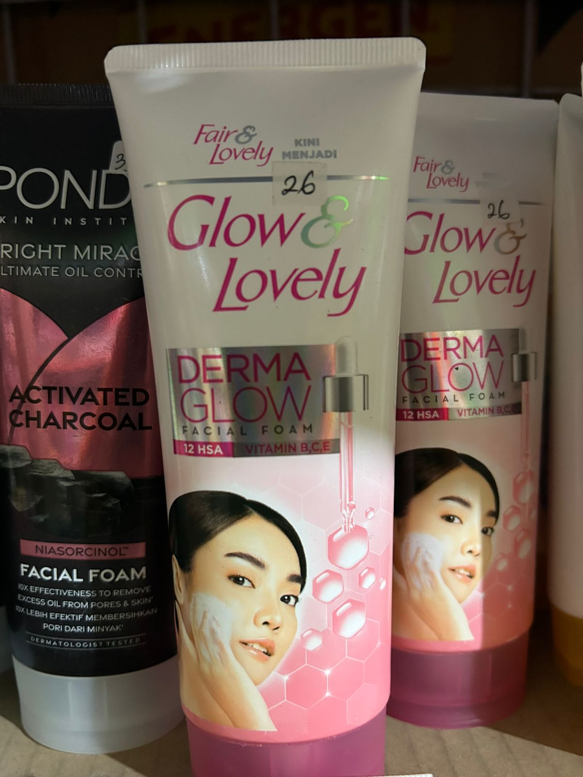GLOW & LOVELY FACIAL FOAM DERMA GLOW 100ML